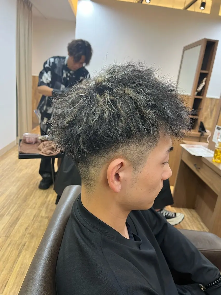 メンズ カット ヘアカラー パーマ 鬼松沙弥 ❤︎メンズパーマのヘアスタイル
