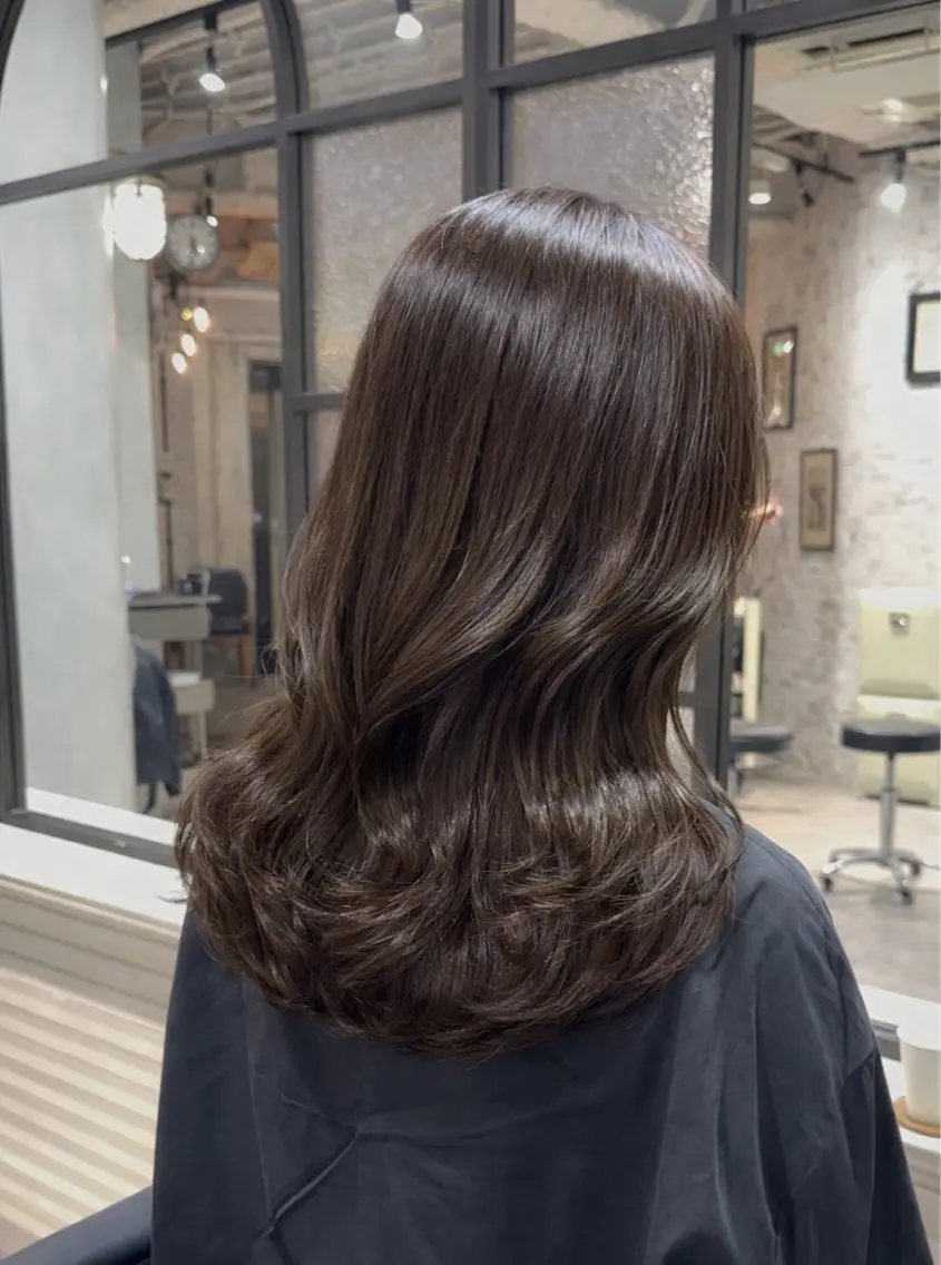 セミロング カラー カット ヘアカラー トリートメント 【銀座】艶髪/上品な カラー特化/涼のヘアスタイル