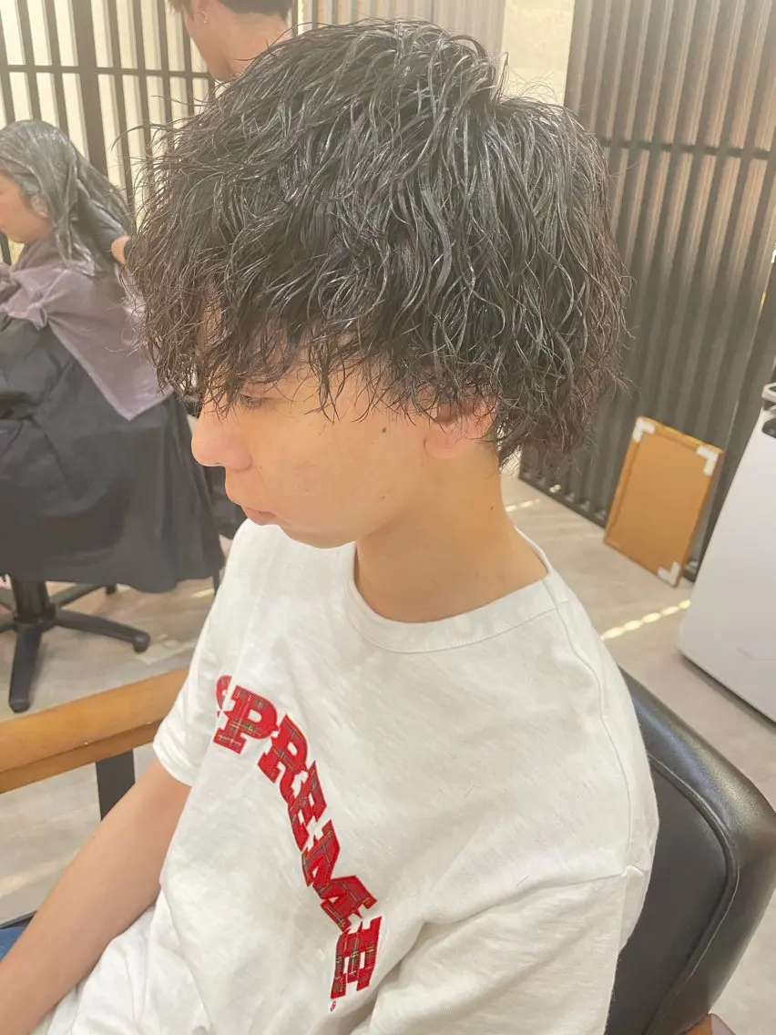 ミディアム パーマ メンズ 勝毛 広貴のヘアスタイル