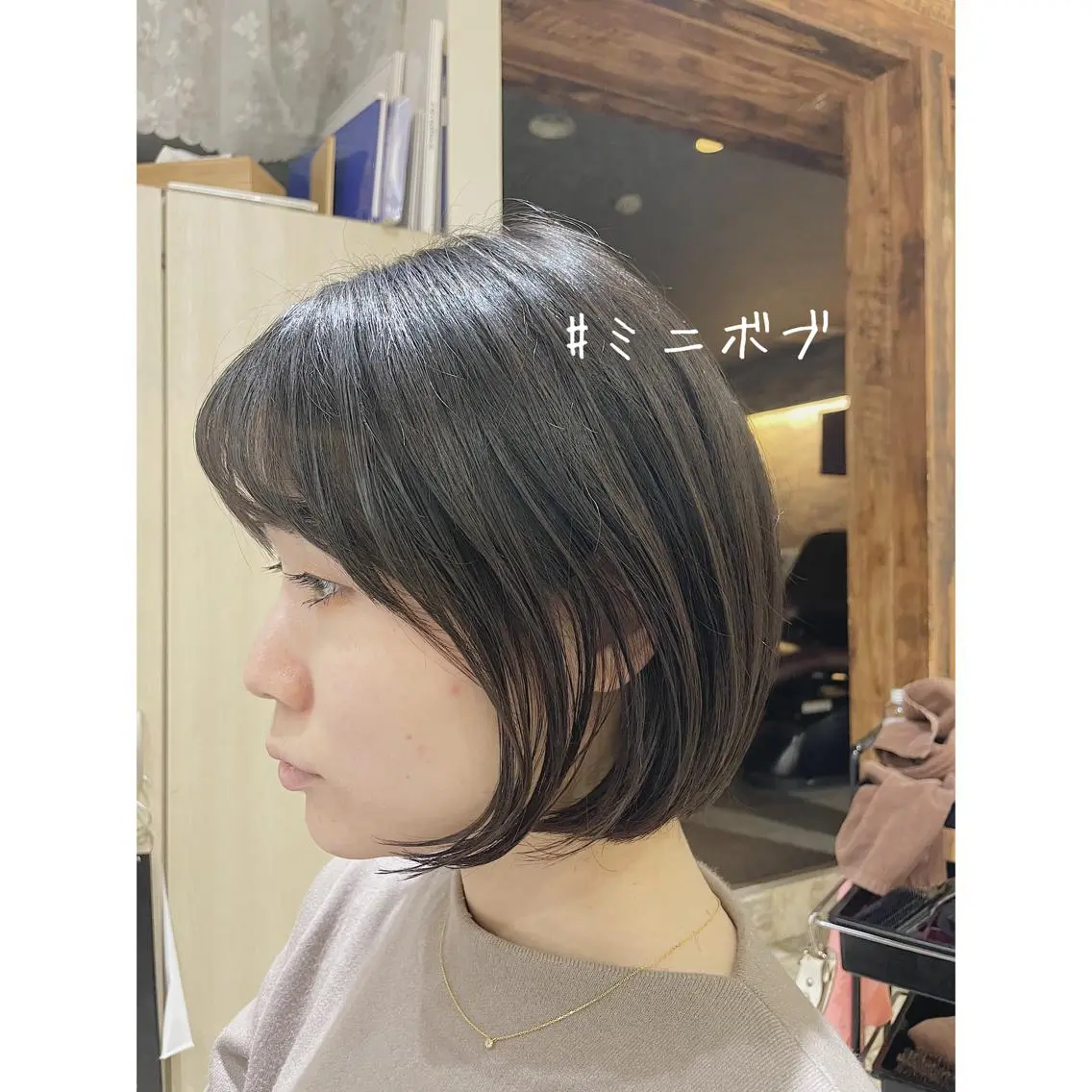ショート アッシュ アッシュブラック パープルカラー ボブ 斜めバング 桜木町/西山竜一 /大人可愛い×美髪のヘアスタイル