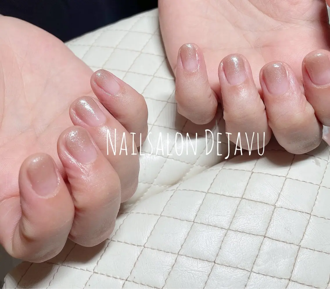 ネイル アートネイル グラデーション シンプルネイル 夏ネイル ハンドネイル Nail salon Dejavu 🌿のネイルデザイン