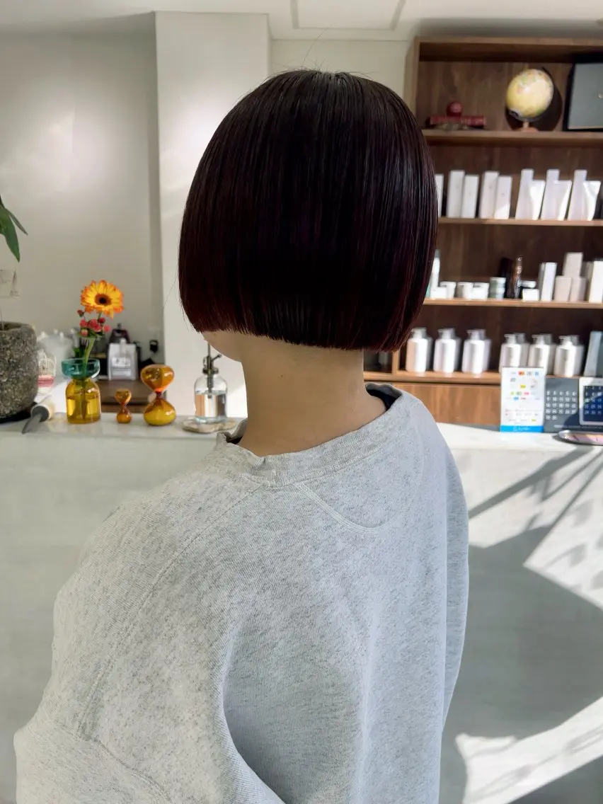 ショート カラー ボブ カット ヘアカラー トリートメント (h)wim ウィムのヘアスタイル