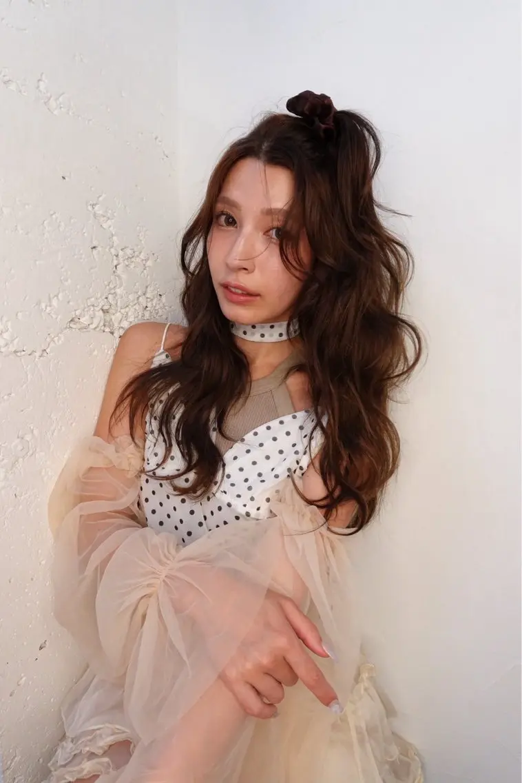 ロング くびれヘア 顔周りカット ハイレイヤー レイヤーカット ウルフカット フカミ マナカのヘアスタイル