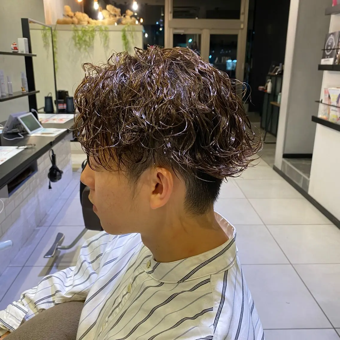 ショート パーマ メンズ メンズパーマ 波巻きパーマ 野老 海音のヘアスタイル
