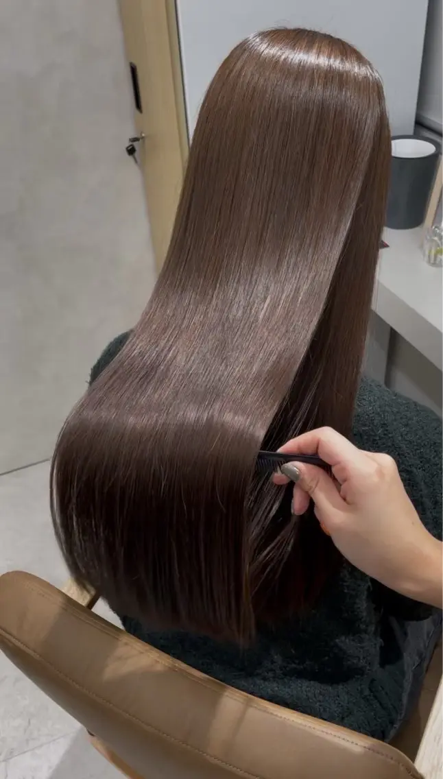 ロング SLASHスラッシュ 伊藤眞代のヘアスタイル