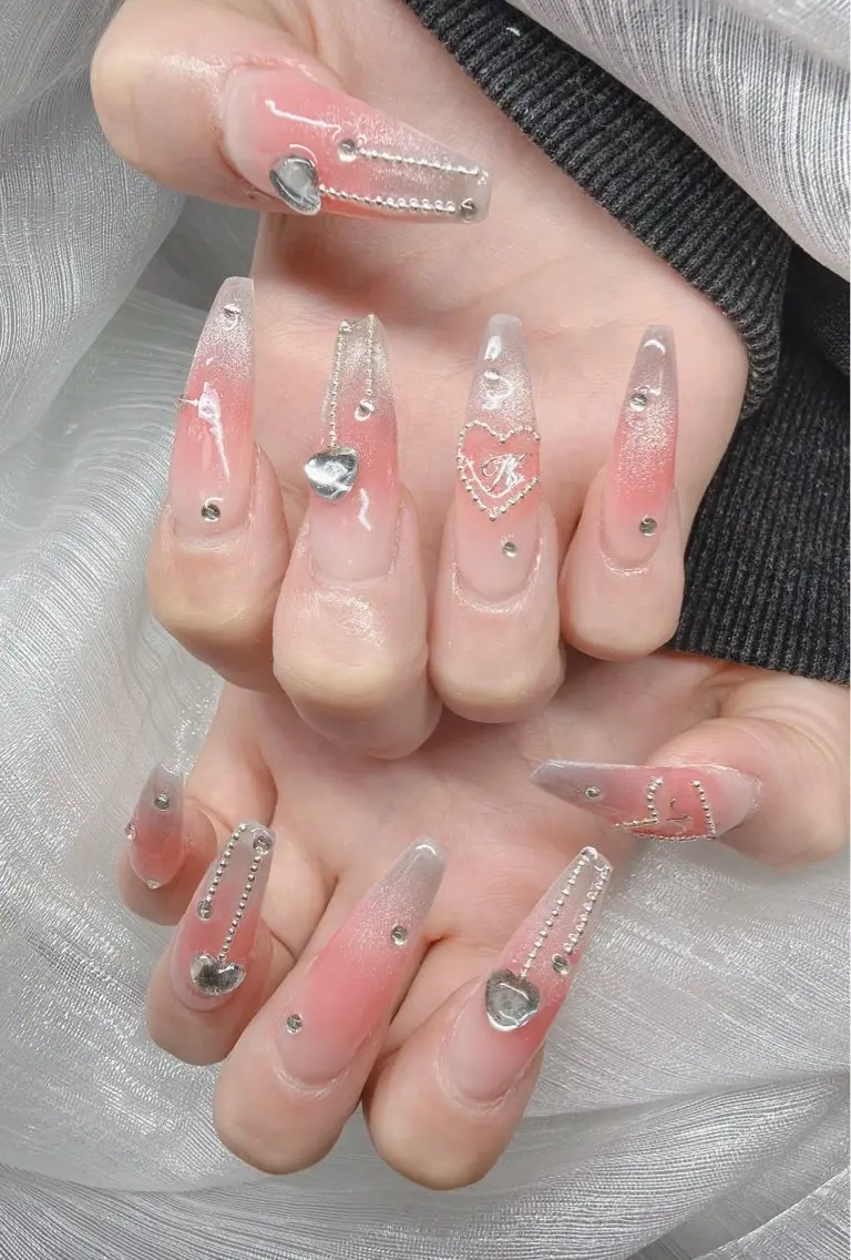 ネイル 長さ出し グラデーション 卒業式 キラキラネイル マグネットネイル ハンドネイル Lee Nailsのネイルデザイン