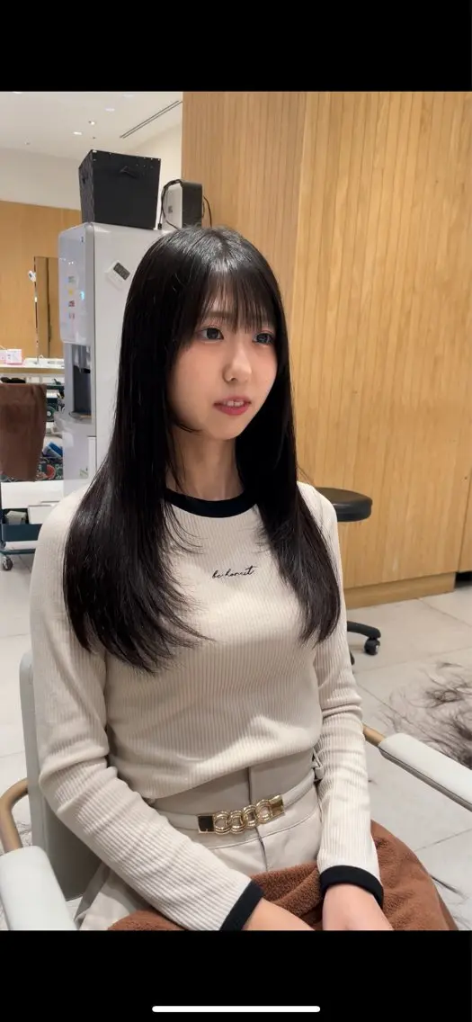 セミロング レイヤーカット/透明 感カラー🐬永井瑠栞のヘアスタイル