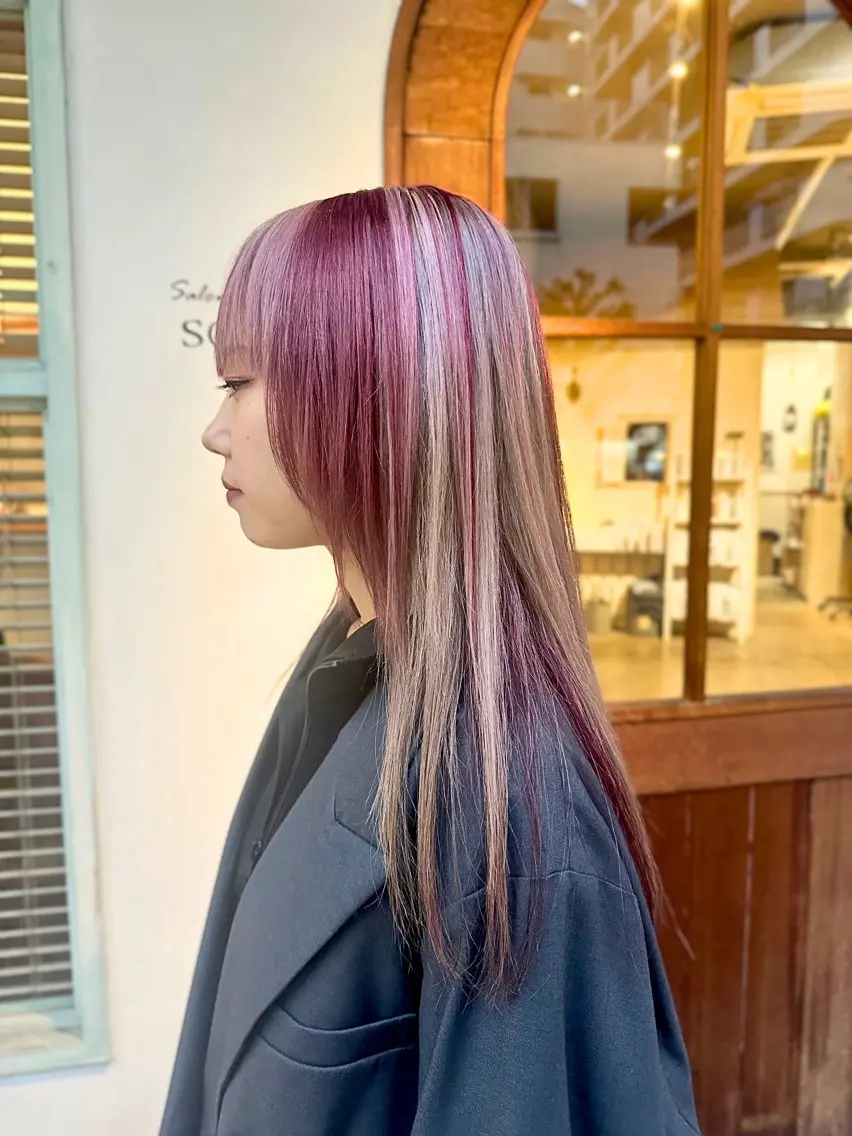 セミロング カラー ブリーチ ボルドーカラー デザインカラー シルバー ホワイトシルバー ヘアカラー Nao 【EIGHT札幌】のヘアスタイル