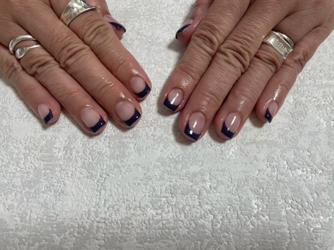 ネイル フレンチネイル ジェルネイル メンズネイル パラジェル 春ネイル kiki nail たまプラーザのネイルデザイン