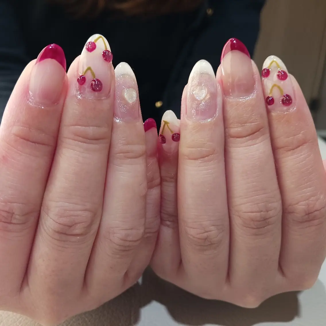 ネイル フレンチネイル ハート ぷっくりネイル 赤色 バレンタイン いとう えみりのネイルデザイン