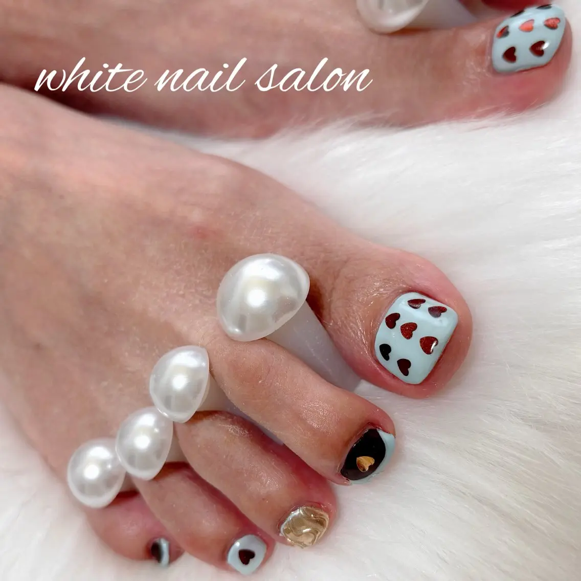 ネイル フットネイル ラメ(グリッター) フットネイル white nail salonのネイルデザイン