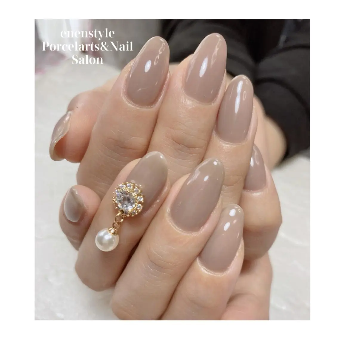 ミディアム ネイル ジェルネイル ニュアンスネイル オフィスネイル ワンカラーネイル パラジェル 🐾enen style 🐾のネイルデザイン