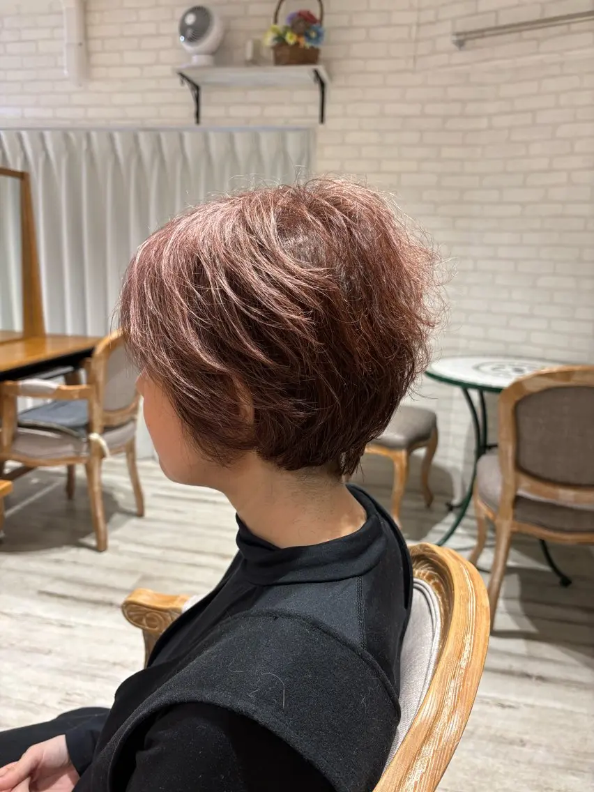 ショート カラー ブラウンカラー 透明感カラー ピンクカラー カット ヘアカラー トリートメント レイヤー/透明感 HIRARIのヘアスタイル