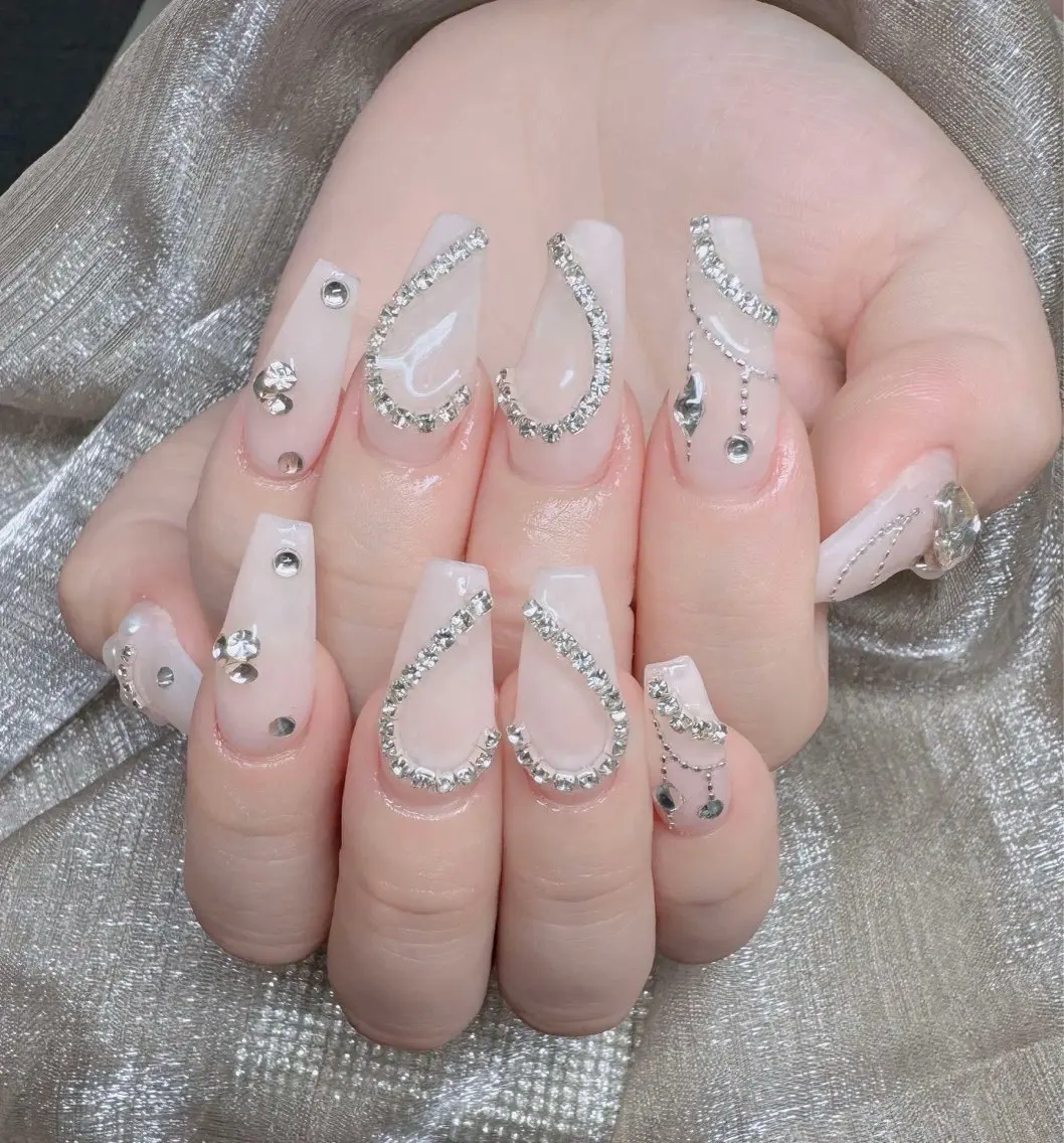 ネイル フレンチネイル ジェルネイル ガラスフレンチ ハロウィン ハート ハンドネイル H.baby Nail Salonのネイルデザイン