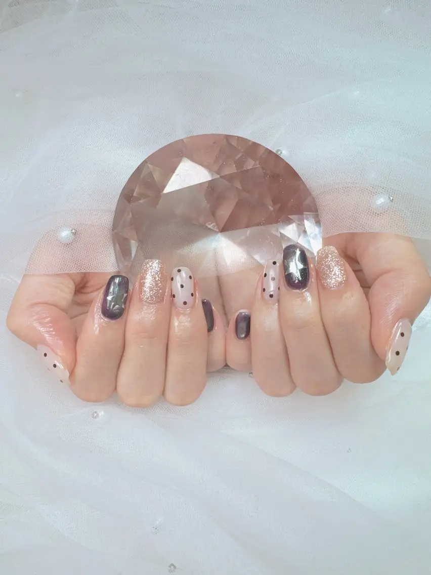 ネイル 長さ出し フットネイル ジェルネイル キラキラネイル ロングネイル ハンドネイル Queeens nailのネイルデザイン