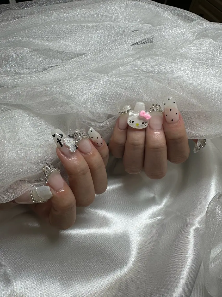 ネイル ハンドネイル ハンドケア sara : salon ELVIのネイルデザイン