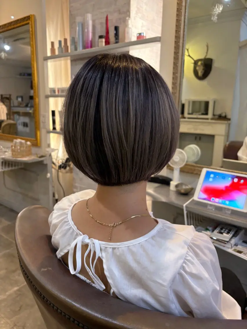 ショート カラー ショートボブ 透明感カラー グレージュ ボブ ショートヘア 福嶋 愛のヘアスタイル