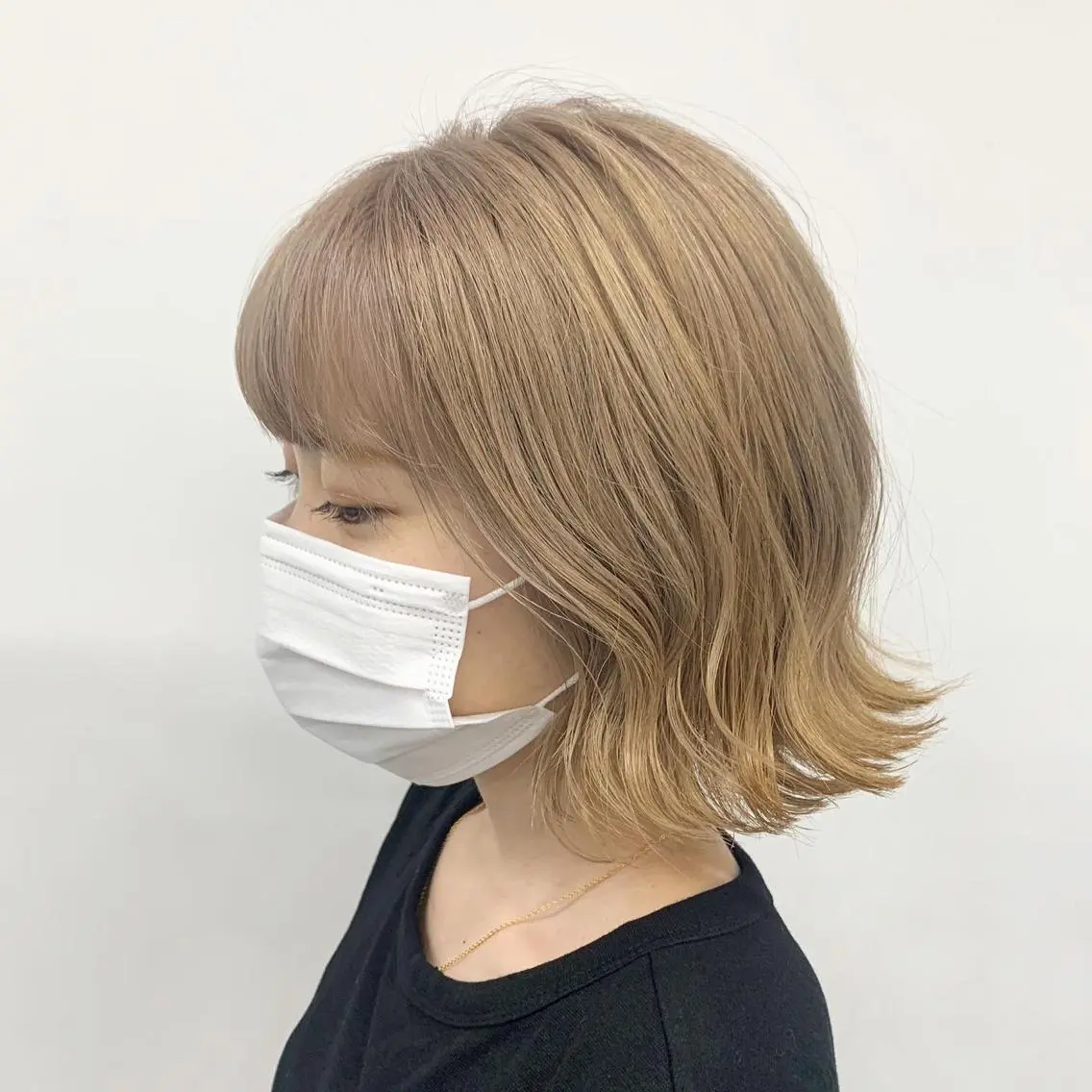 ミディアム カラー 抜け感レイヤー︴ ニュアンスカラーのヘアスタイル