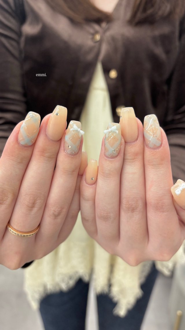 ネイル フレンチネイル ガーリー スクエアネイル ハンドネイル emmi nailのネイルデザイン