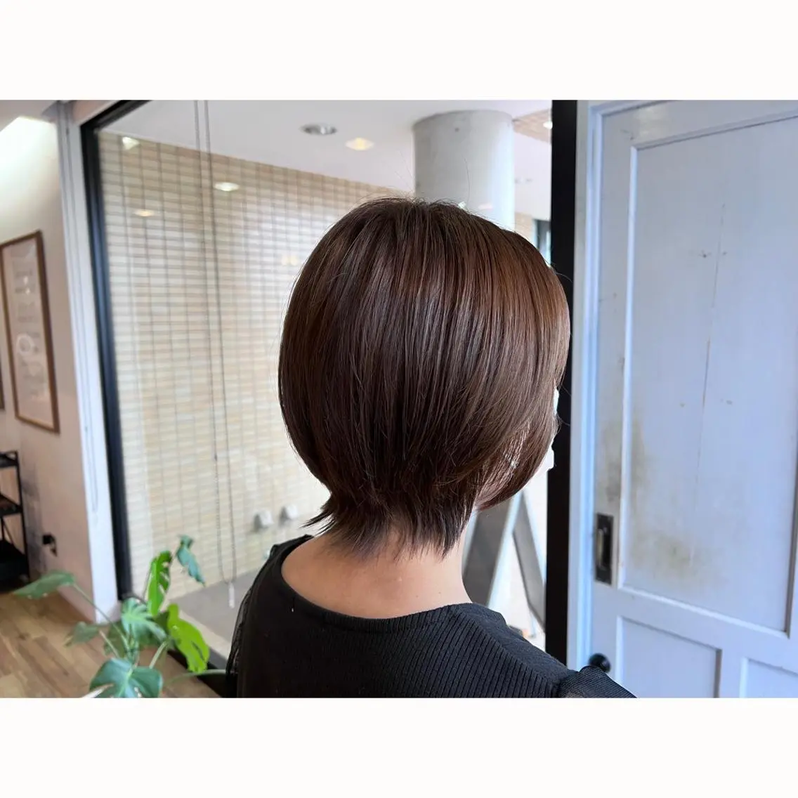 ショート カラー グレージュ ヘアカラー トリートメント ツキダテ ユイのヘアスタイル
