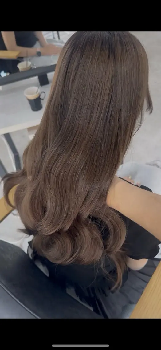 ロング カラー アッシュ アッシュブラウン ベージュカラー 黒髪 ブリーチ ヘアカラー トリートメント 赤み無し柔らかカラー 【梅田】madokaのヘアスタイル