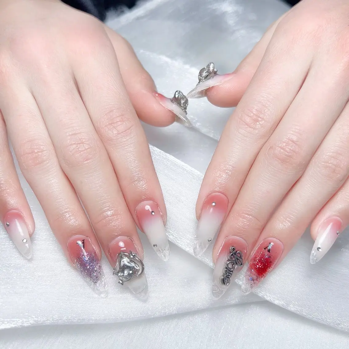 メンズ ネイル メンズ韓国風 アートネイル オーロラネイル ガーリー キラキラネイル ハンドネイル Nail salon 木にいるのネイルデザイン