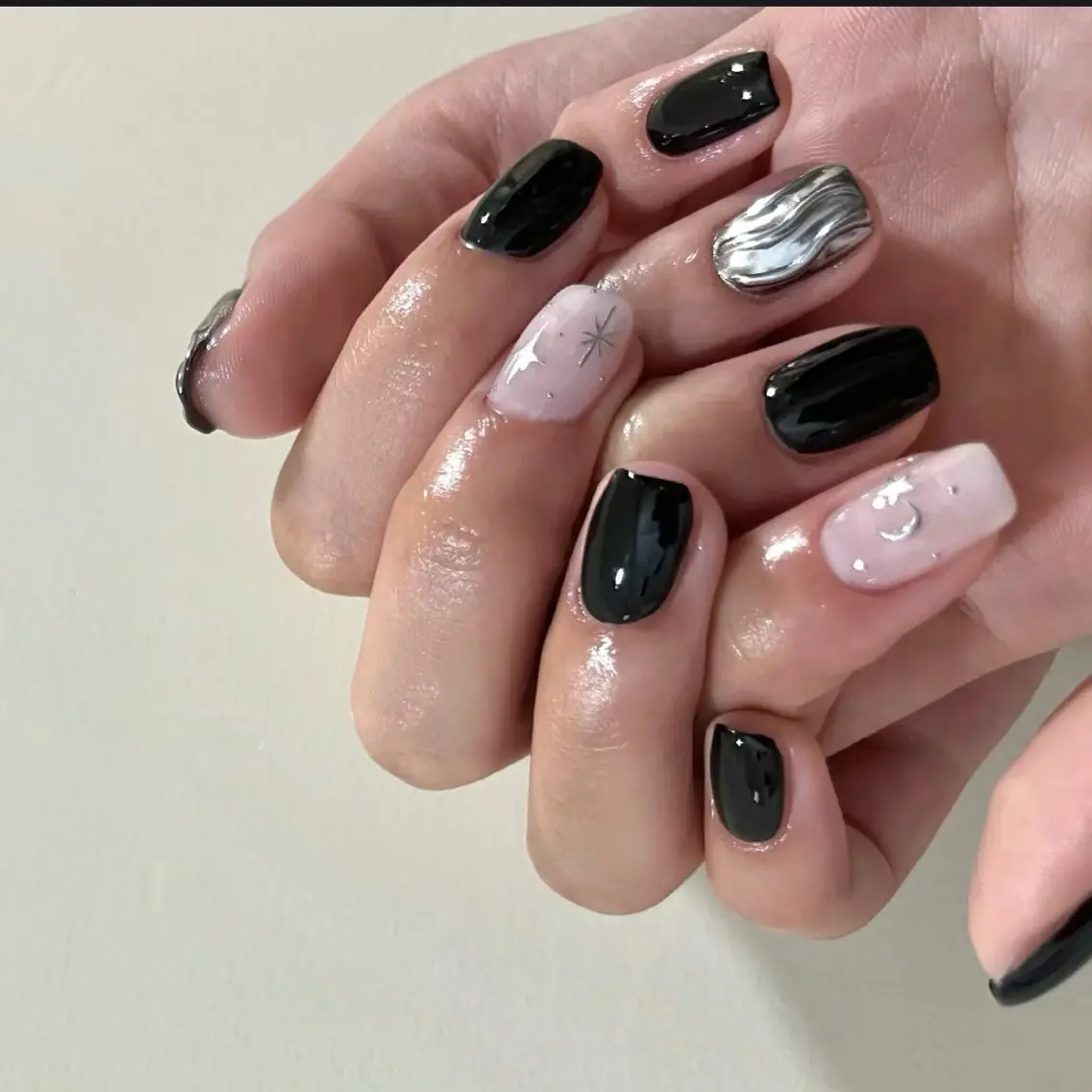 ネイル ハンドネイル ハンドケア 🍑 momo_nailのネイルデザイン