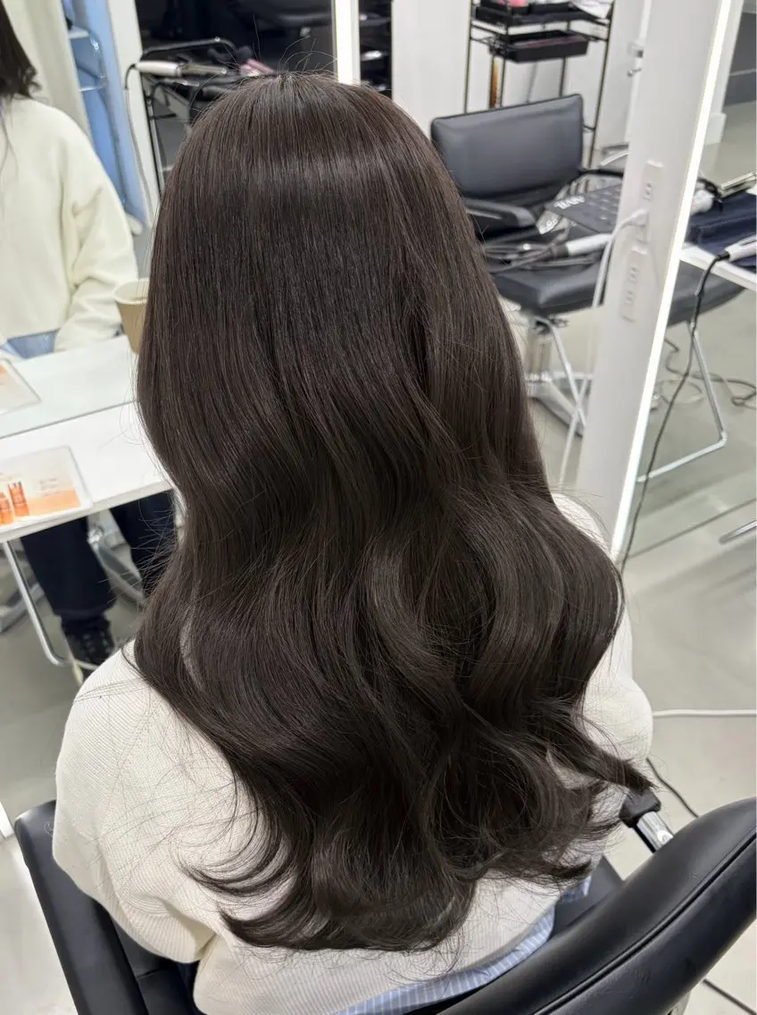 ロング カット ヘアカラー NAHO 🩵 透明感カラー🫧のヘアスタイル