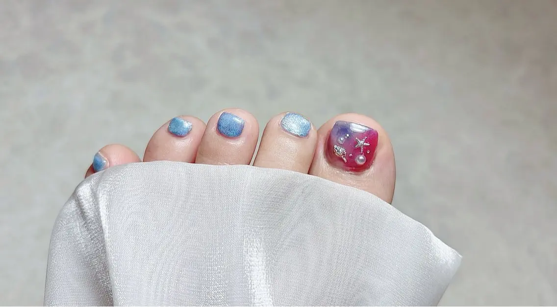 ネイル フットネイル Nhit Nailsのネイルデザイン