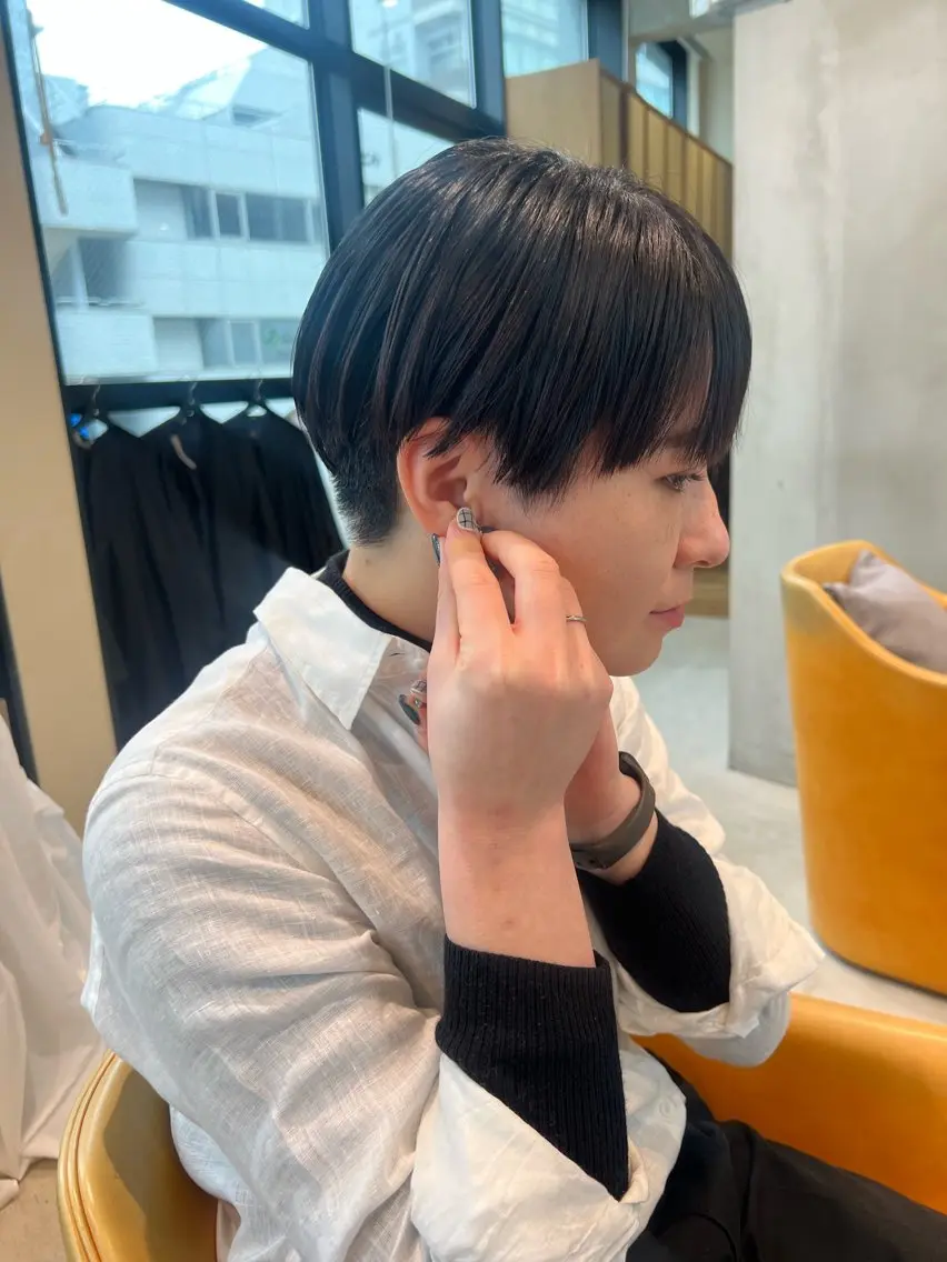 ショート レイヤーカット NERO加藤木麻彩のヘアスタイル