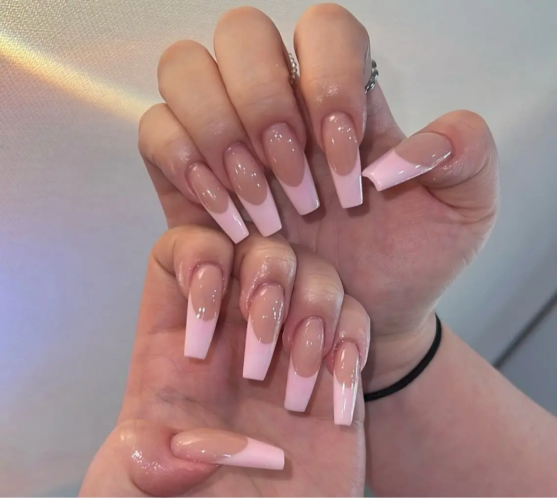 ネイル グラデーション キラキラネイル ワンカラーネイル 冬ネイル Jenn Nail Salonのネイルデザイン