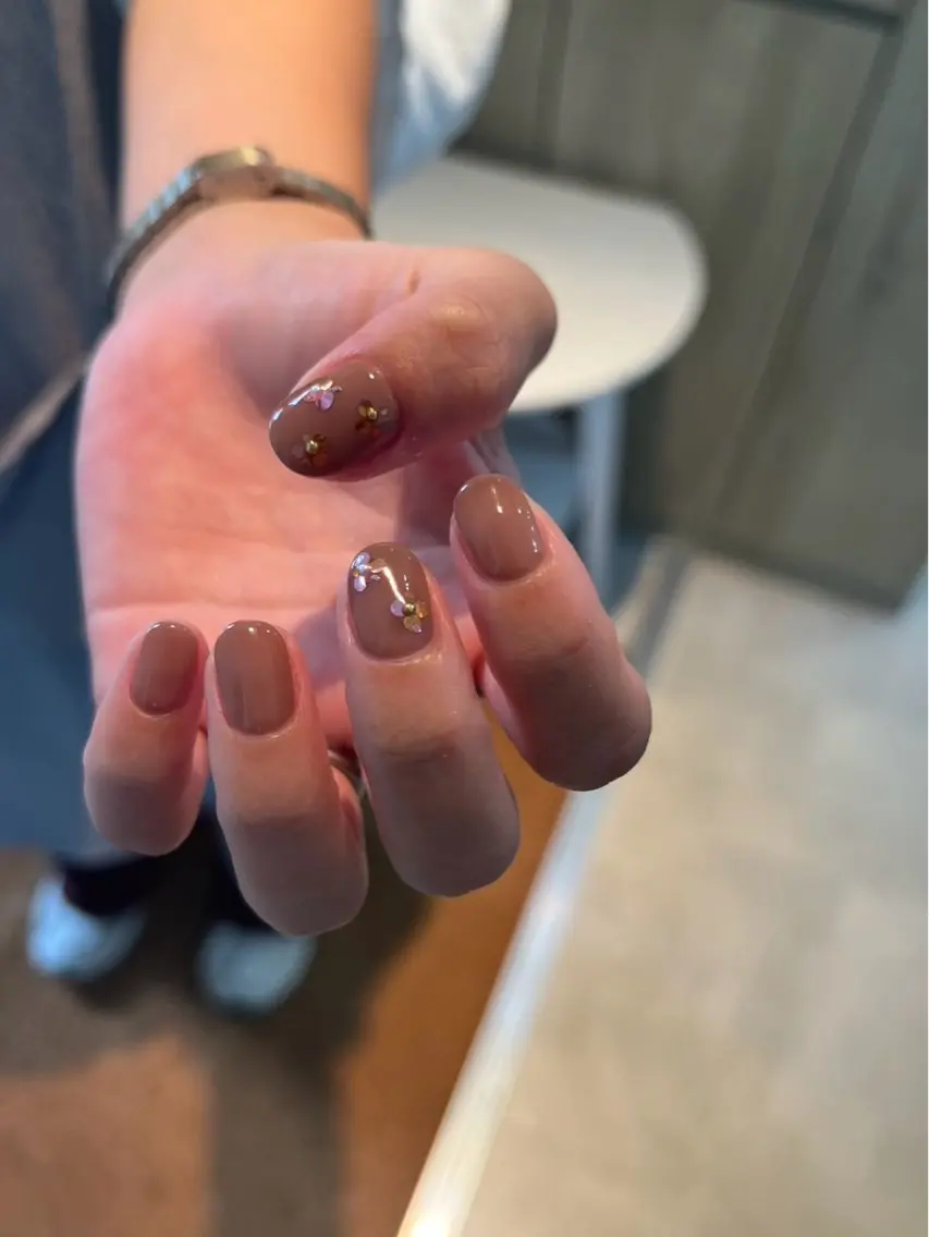 ネイル フラッシュネイル フラワーネイル ゴールド マグネットネイル ミラーネイル free'snail N A Oのネイルデザイン
