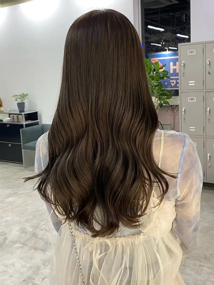 ロング カラー アッシュ アッシュブラウン ベージュカラー ブラウンカラー オリーブベージュ JESSI / Sopiのヘアスタイル