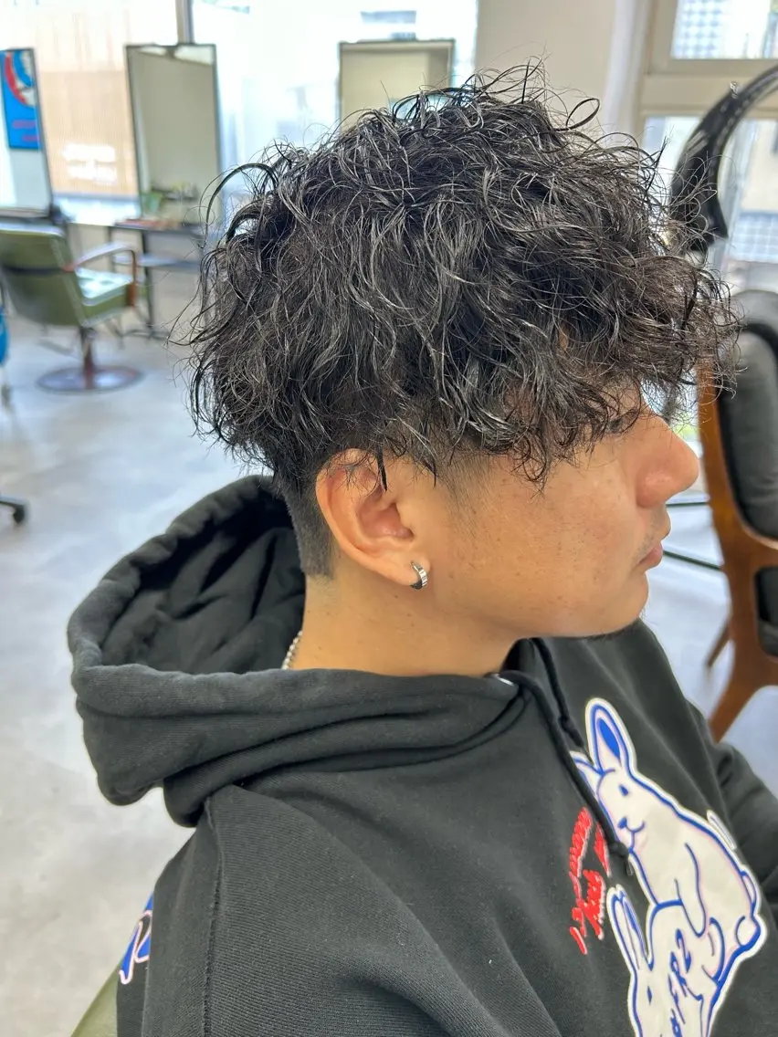 パーマ メンズ メンズパーマ ツイストスパイラルパーマ スパイラルパーマ SHAFT Ieiriのヘアスタイル