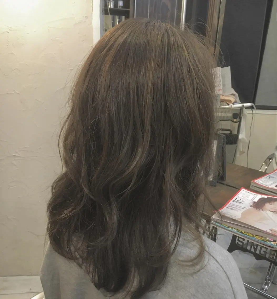 ミディアム セミロング ロング カラー ハイライトカラー イルミナカラー ハイライト LoRE hair 四条河原町 西尾友里のヘアスタイル
