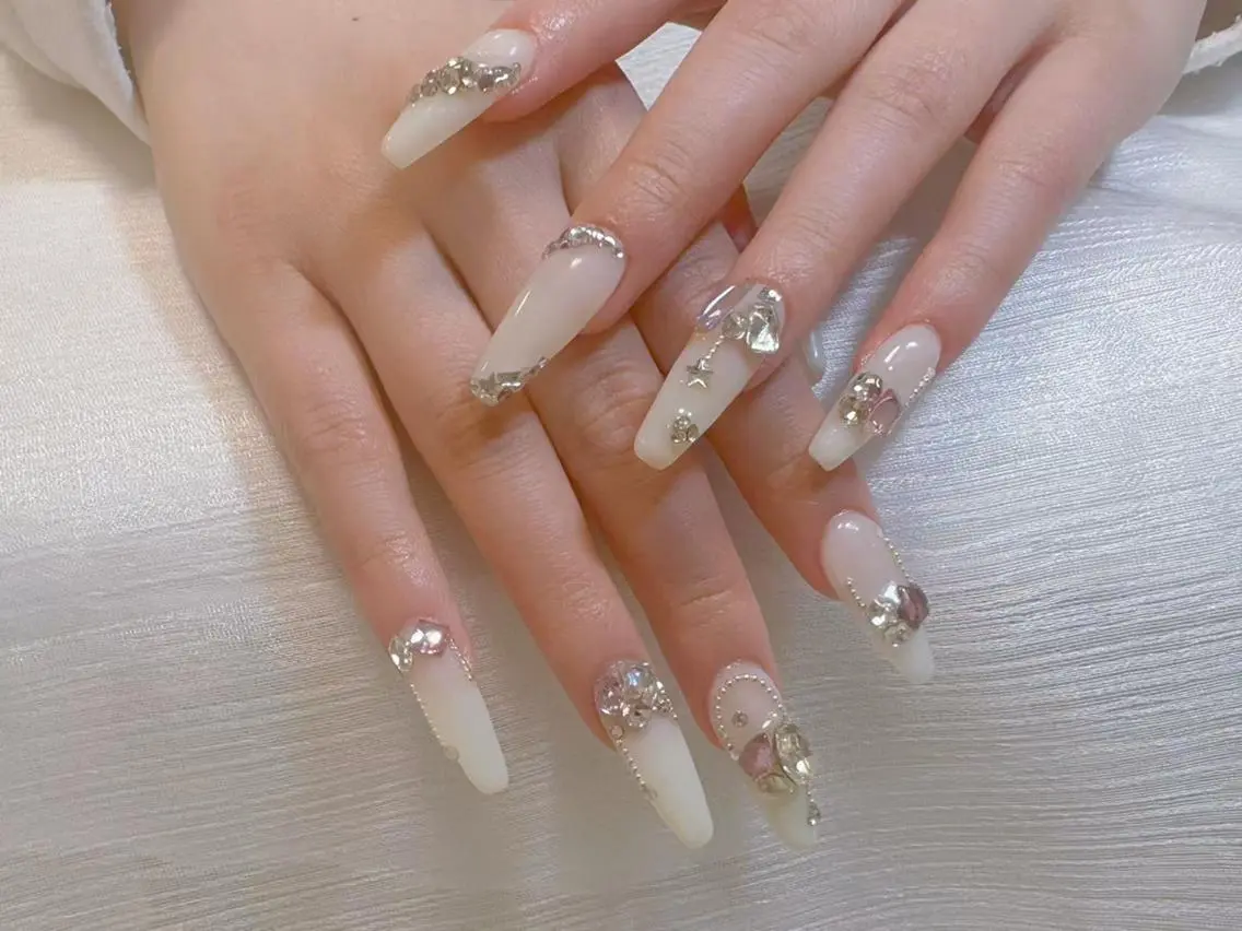 ネイル ハンドネイル フットネイル ハンドケア The  Nail 新大久保店のネイルデザイン