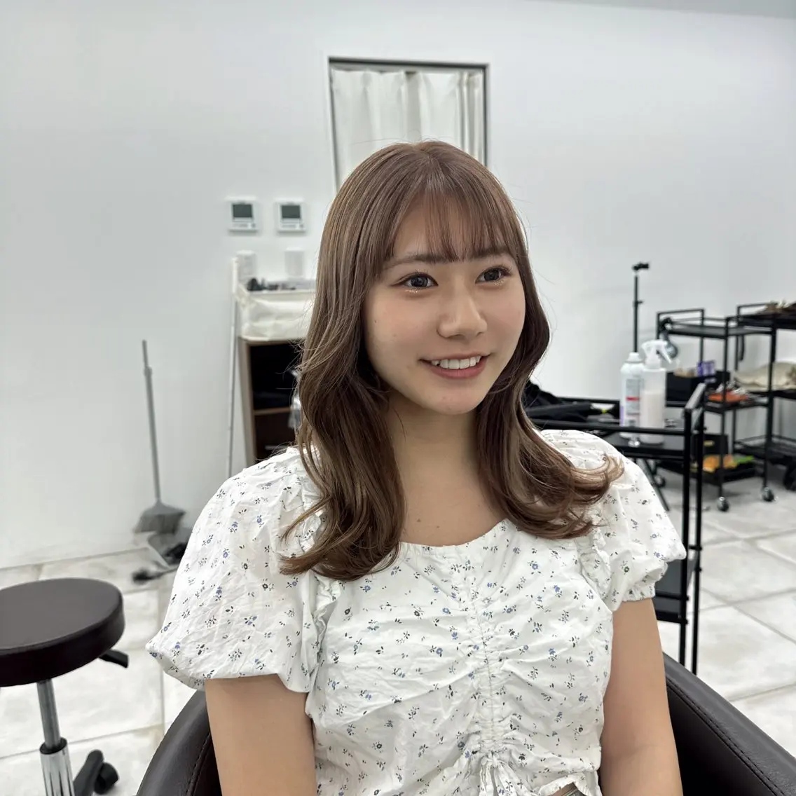 ミディアム カラー ブリーチなし/レイヤ ー特化🌈Tommyのヘアスタイル