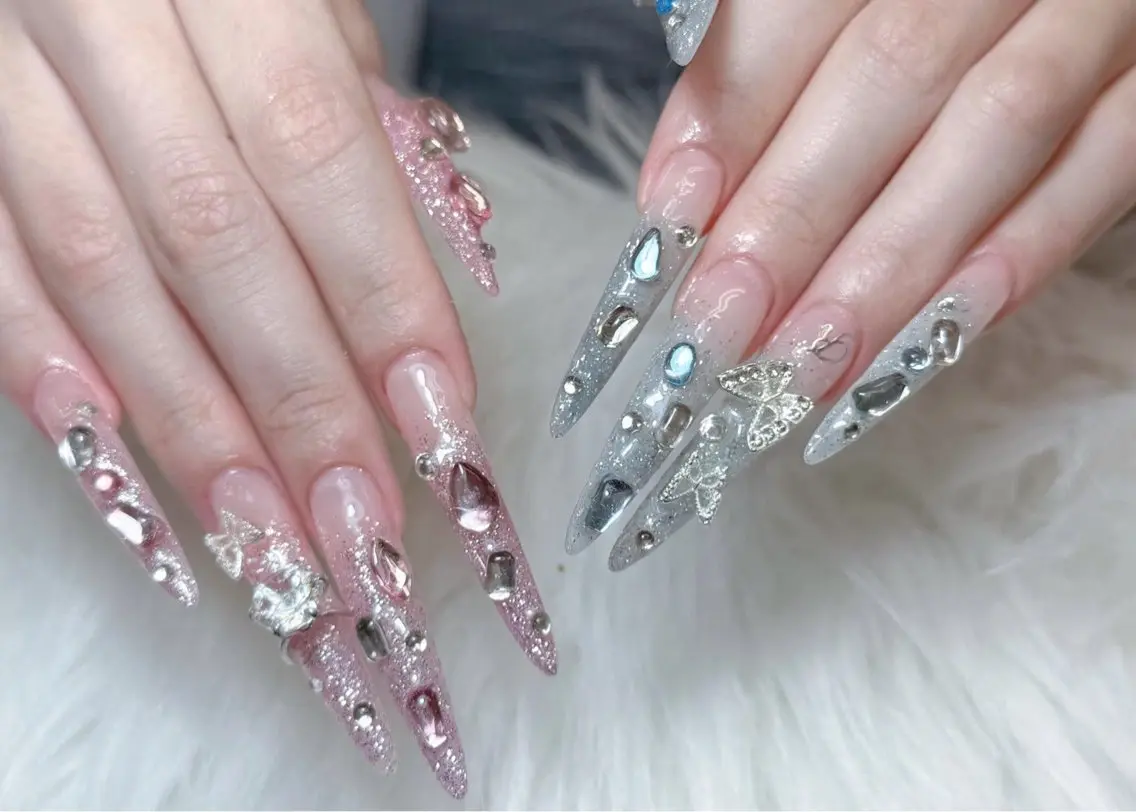 ロング ハンドネイル ANH ゴテゴテネイルのネイルデザイン