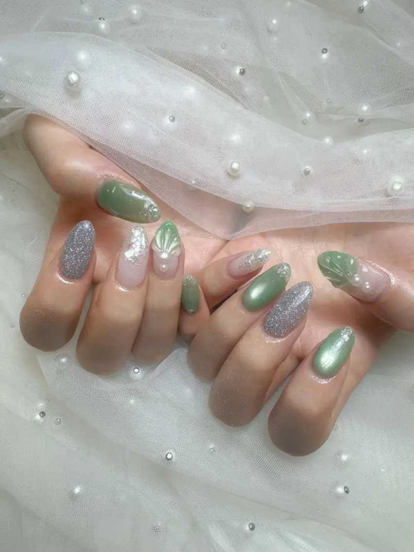 ネイル フットネイル フレンチネイル 持ち込み 夏ネイル ハンドネイル Queeens nailのネイルデザイン