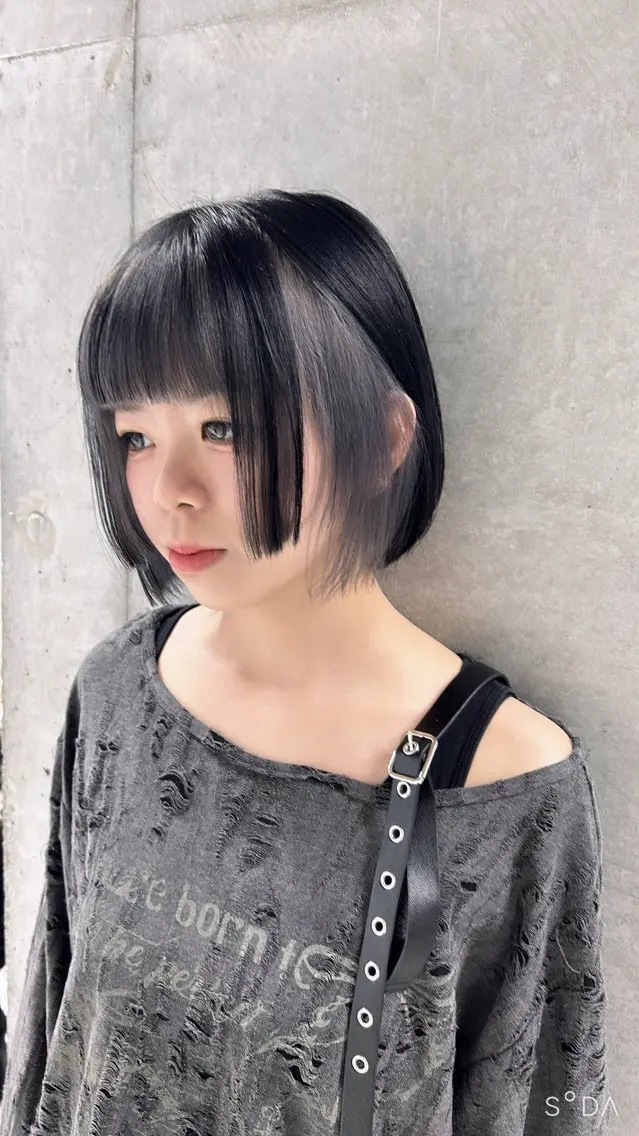 ショート カラー 切りっぱなしボブ ボブレイヤー シルバー ボブ レイヤーカット shizuna/平尾 /カラー/髪質改善のヘアスタイル
