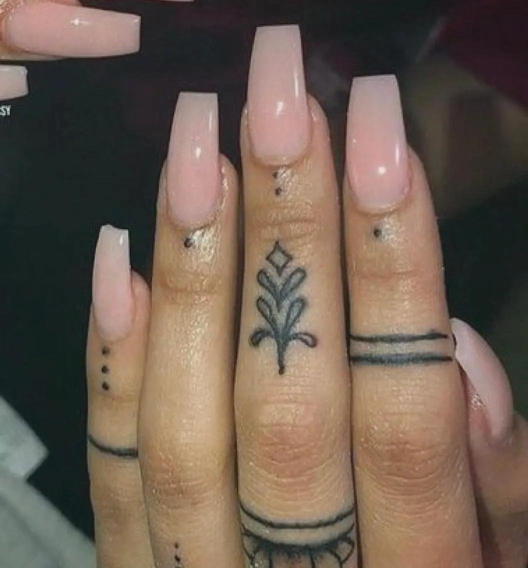 Organic Henna tattoo ヘナタトゥー　手指or足指※１週間​〜​10日持ちます。★おすすめ★の写真