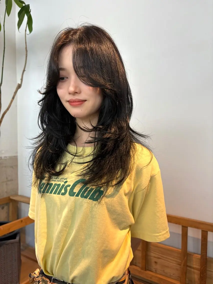 ロング レイヤーカット カット ヘアカラー トリートメント Fev YUZUのヘアスタイル