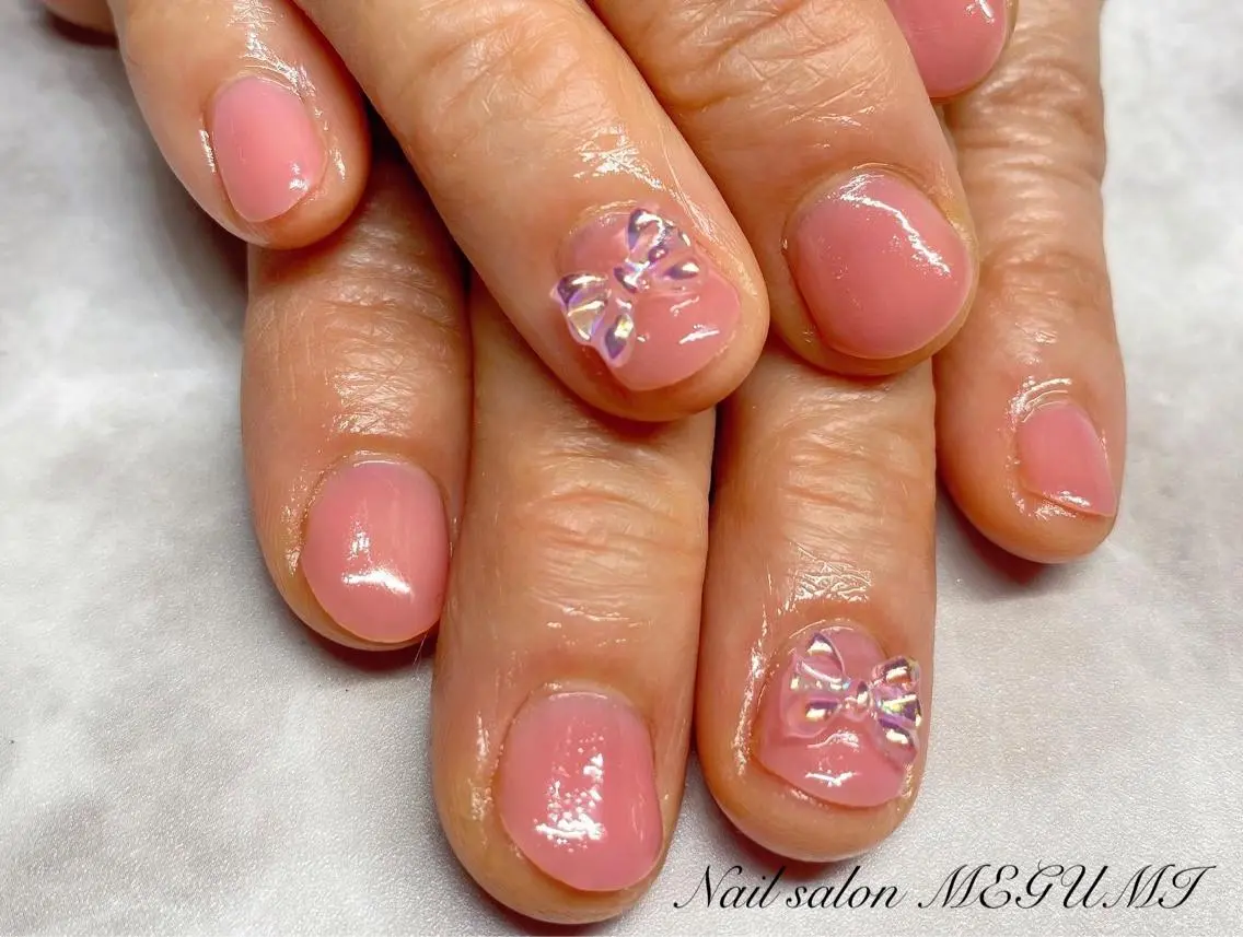ネイル オーロラネイル ワンカラーネイル リボン Nail salon MEGUMIのネイルデザイン
