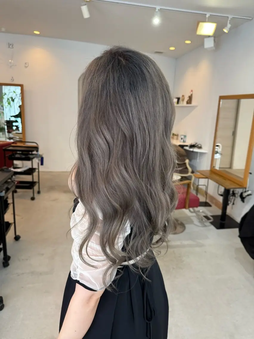 ロング カラー 今雪 聡美のヘアスタイル