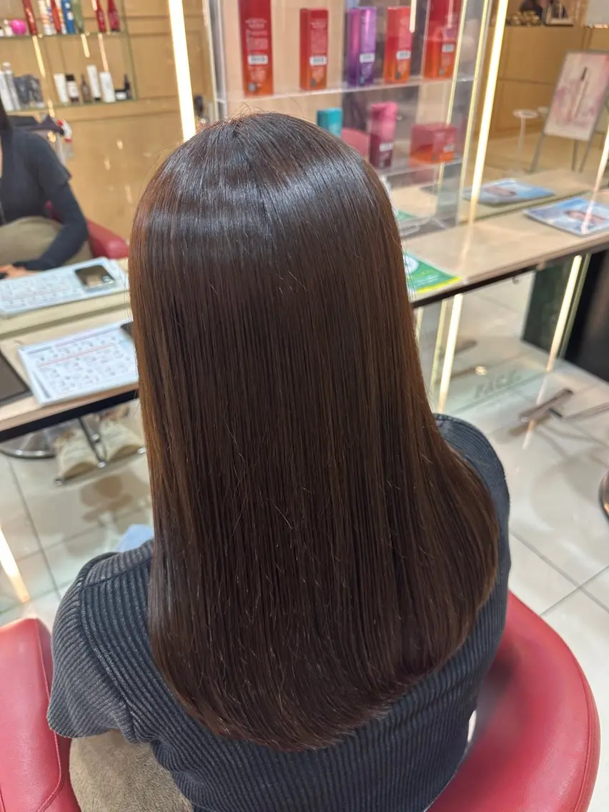 セミロング カラー 透明感オリーブ🫒 ×レイヤーMIKUのヘアスタイル