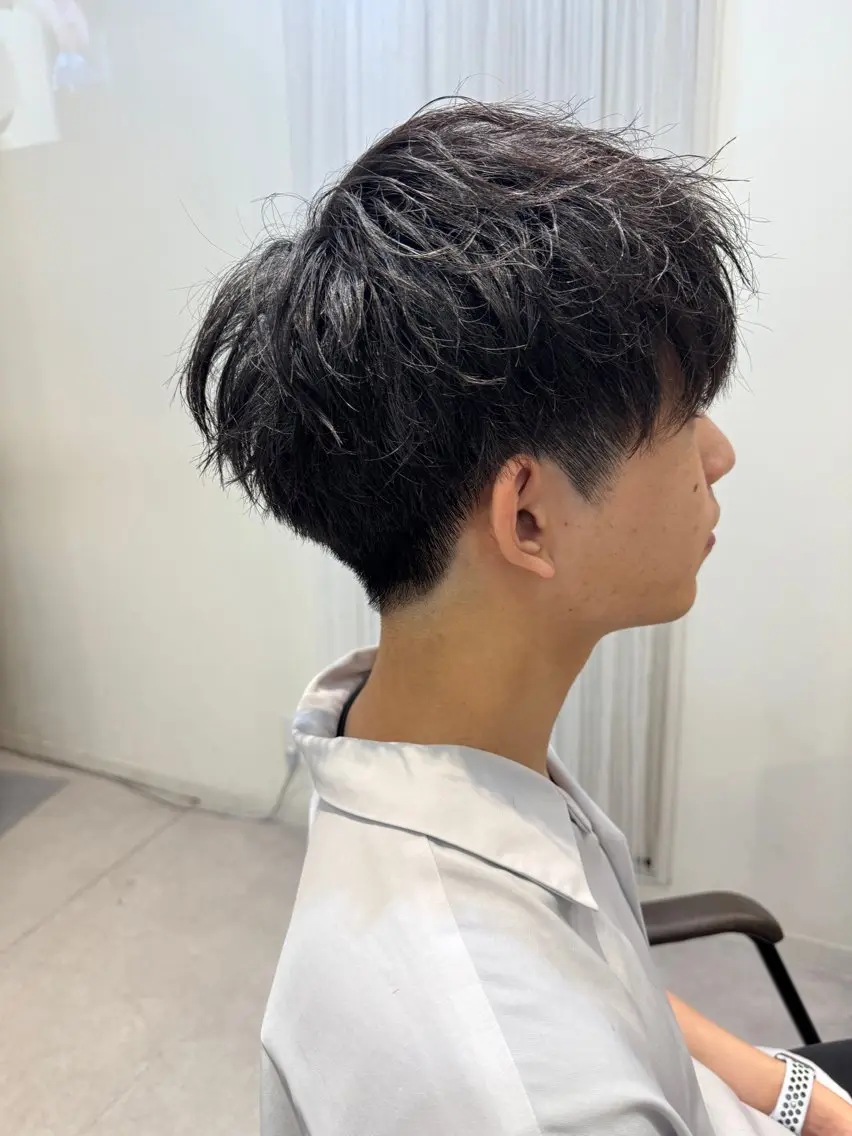 ミディアム パーマ メンズ メンズショート カット 似合う髪型が 分からない方へのヘアスタイル