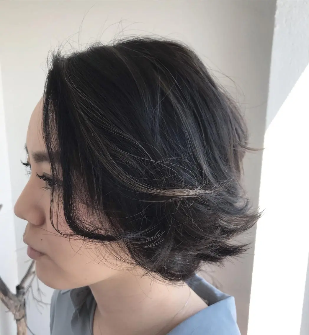 ショート カラー ダークグレー ダークグレージュ グレージュ ハイライトカラー ボブ 大嶋 宏隆のヘアスタイル