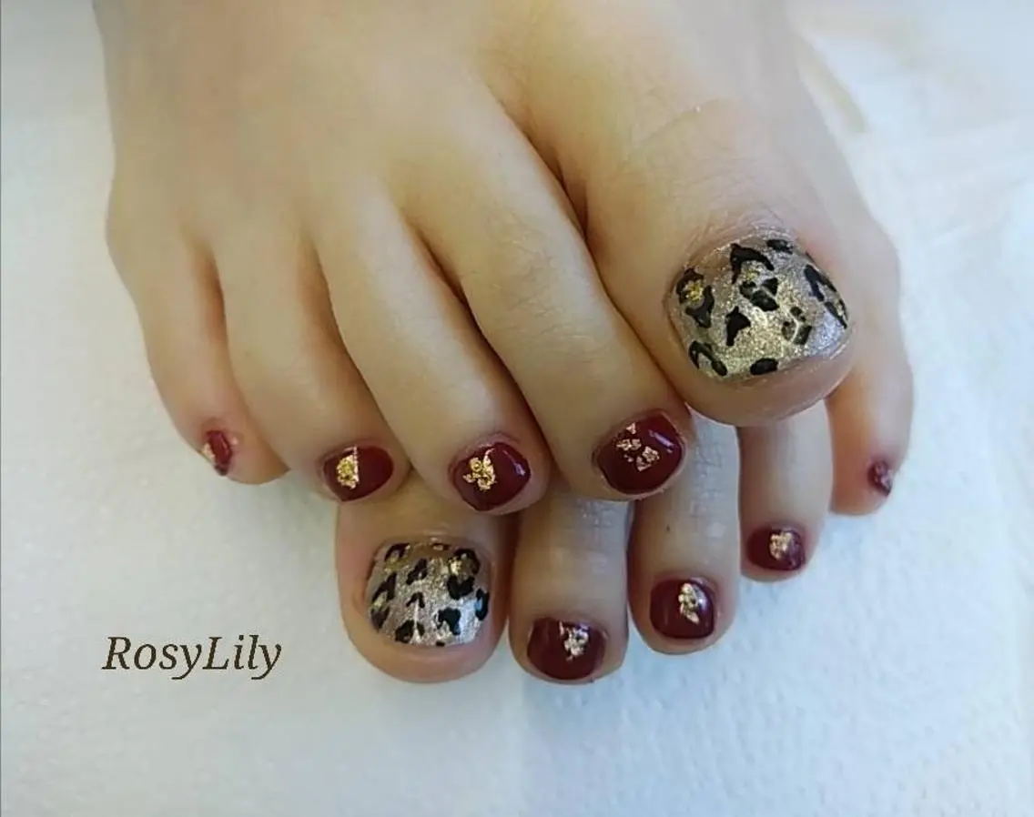 ネイル アニマル柄 ゴールド プライベートサロン Rosy Lilyのネイルデザイン