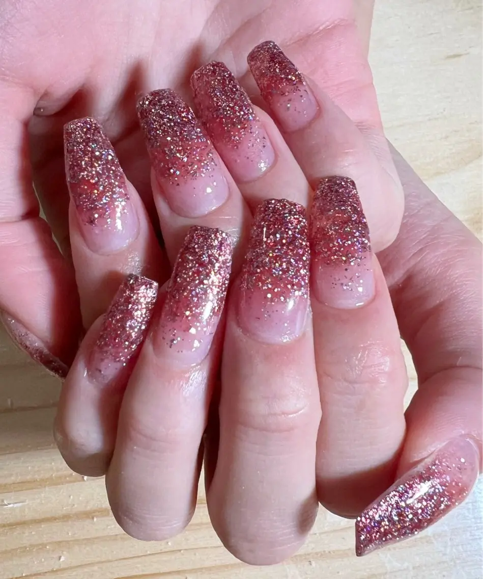 ネイル グラデーション ラメ(グリッター) ラメグラデーション ピンク 赤色 ハンドネイル private salon mieのネイルデザイン