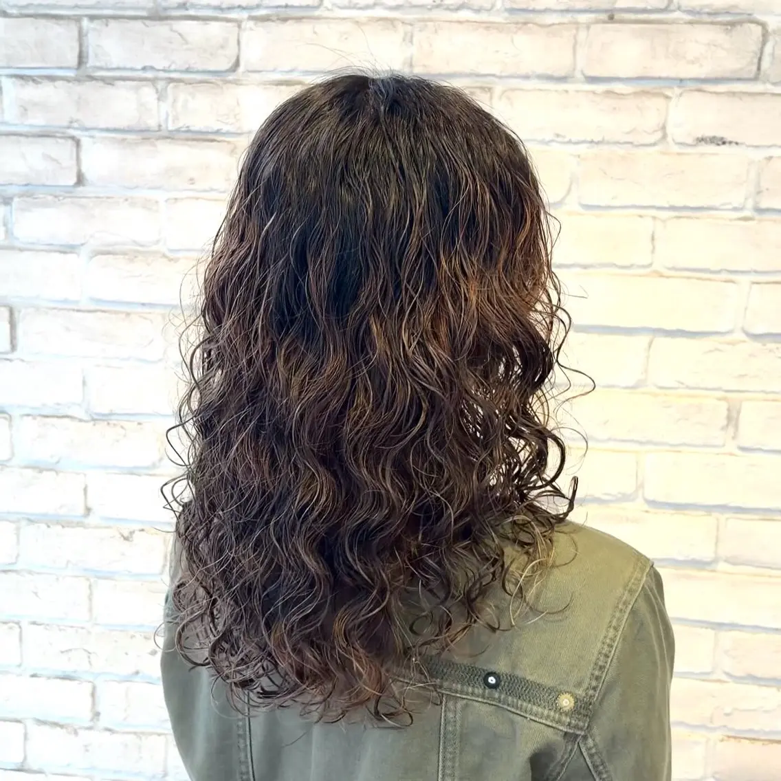 セミロング パーマ セミロングパーマ カット パーマ 横浜パーマ🌐ボブ✨ 暖色カラーもえかのヘアスタイル